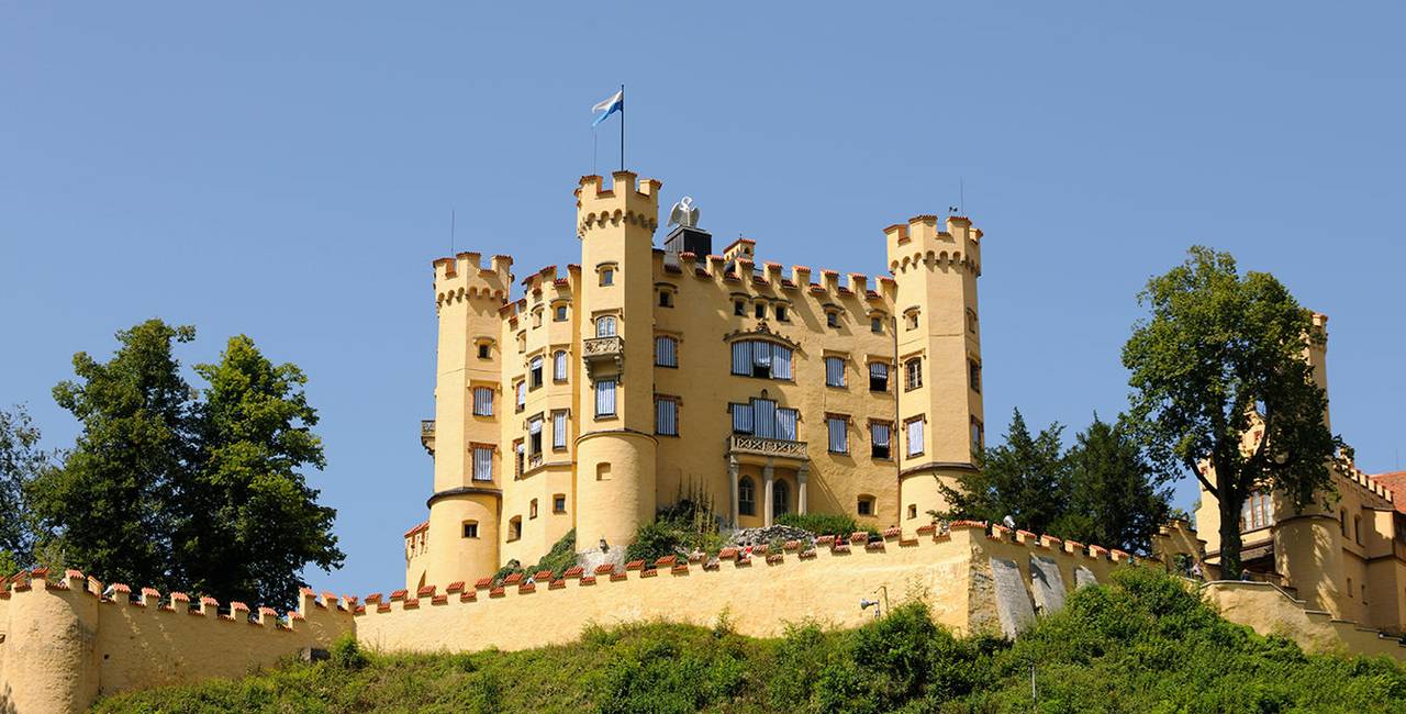 Blick auf das Königsschloss Hohenschwangau, dem Kindheitsschloss König Ludwigs